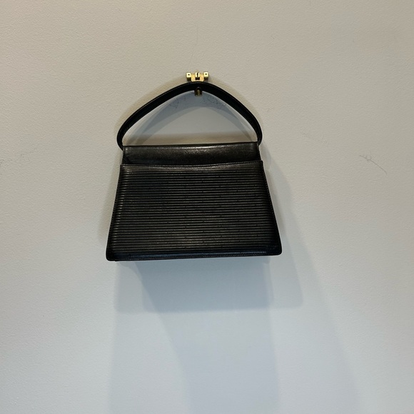 Gnuyki Vintage Designer Handbag - Picture 3 of 8